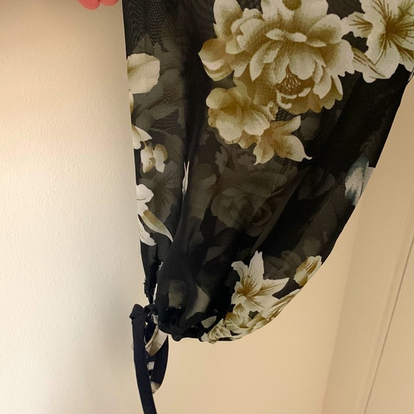 Boohoo Cold Shoulder Long Sleeve Floral Blouse - Picture 3 of 3